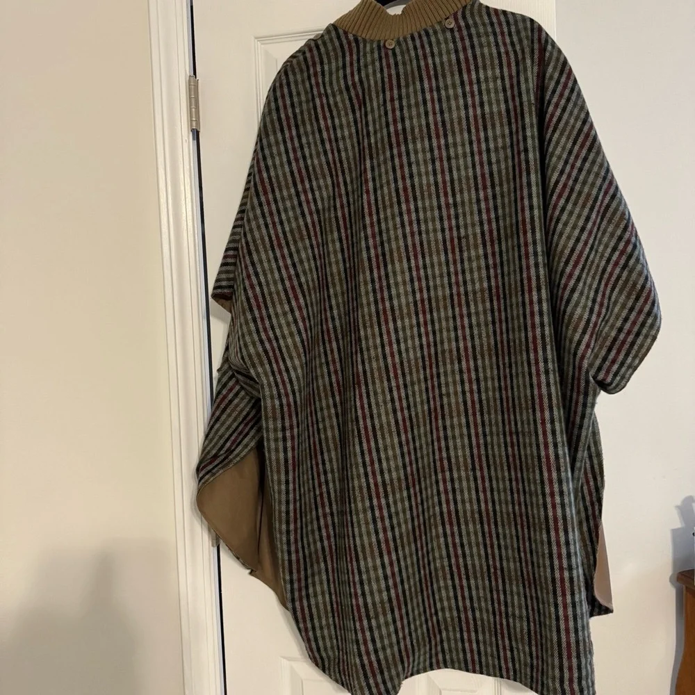 Brown J. Gallery Reversible Cape Coat‎